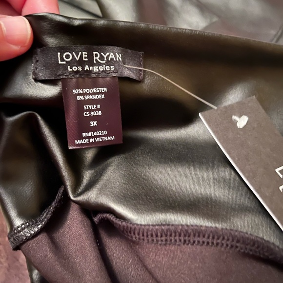 “Leather”  3x leggings from Chic Soul - Picture 2 of 5